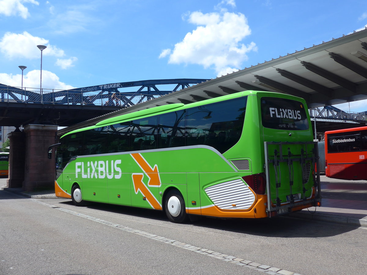 (194'252) - Stiefvater, Binzen - L�-SL 5050 - Setra am 18. Juni 2018 beim Bahnhof Freiburg