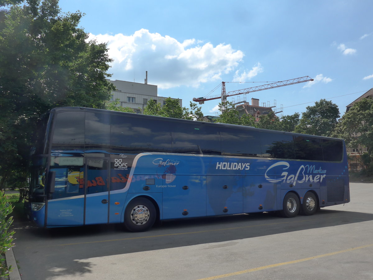 (194'265) - Aus Oesterreich: Gassner, Uttendorf - ZE 333 AD - Van Hool am 18. Juni 2018 in Z�rich, Sihlquai