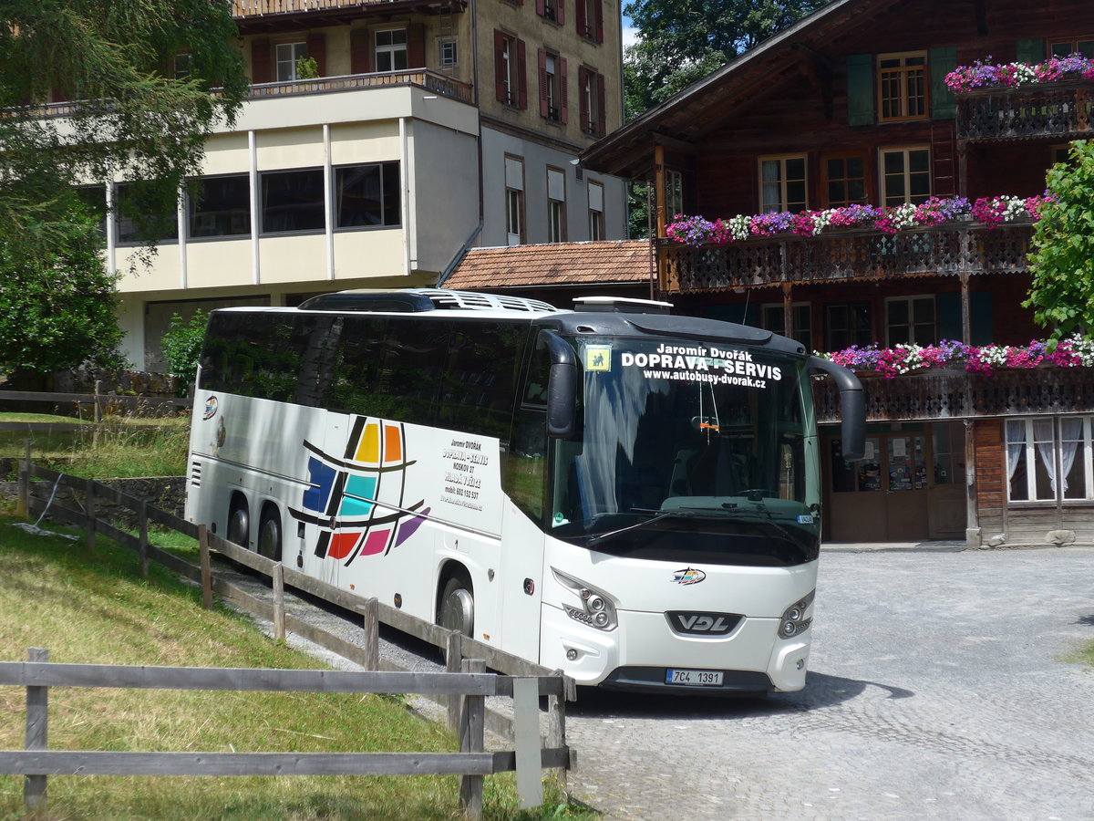 (194'416) - Aus Tschechien: Dvor�k, Mlad� Vozice - 7C4 1391 - VDL am 25. Juni 2018 in Lauterbrunnen, Kriche