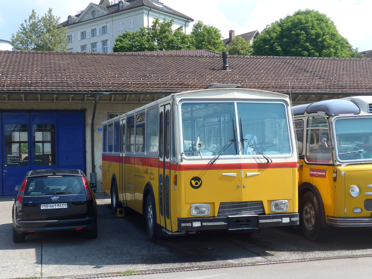 (194'544) - Oldie-Tours Z�risee, Wollerau - Saurer/Hess (ex Wohlgemuth, Hochwald) am 7. Juli 2018 in Uznach, Garage
