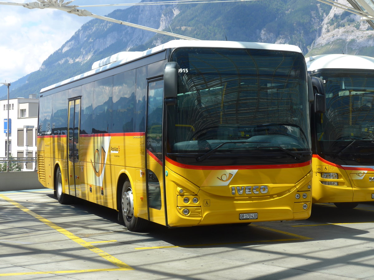 (194'841) - PostAuto Graub�nden - GR 170'438 - Iveco am 15. Juli 2018 in Chur, Postautostation