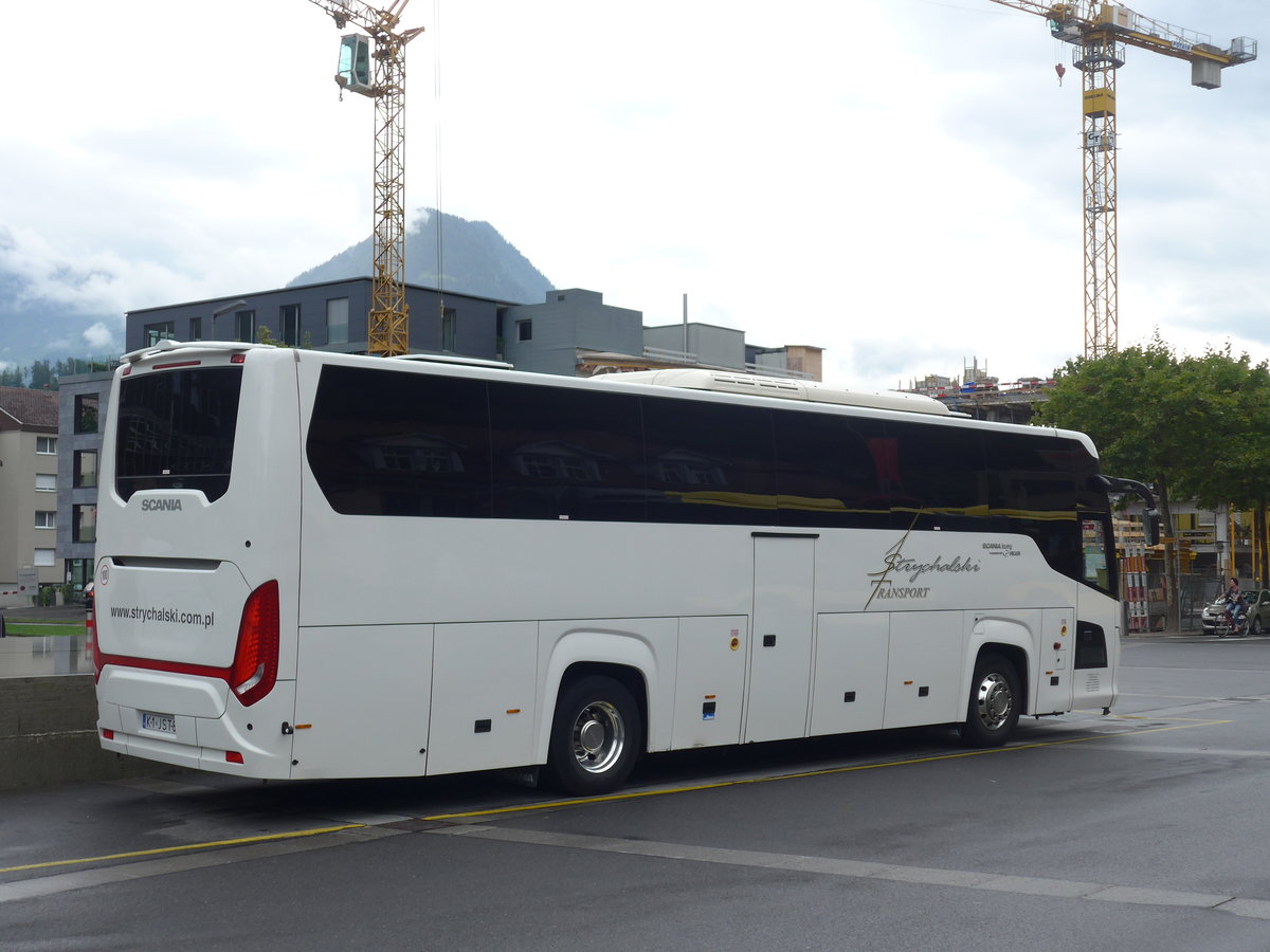 (195'020) - Aus Polen: Strychalski, Krak�w - K1 JST8 - Scania/Higer am 21. Juli 2018 beim Bahnhof Interlaken Ost