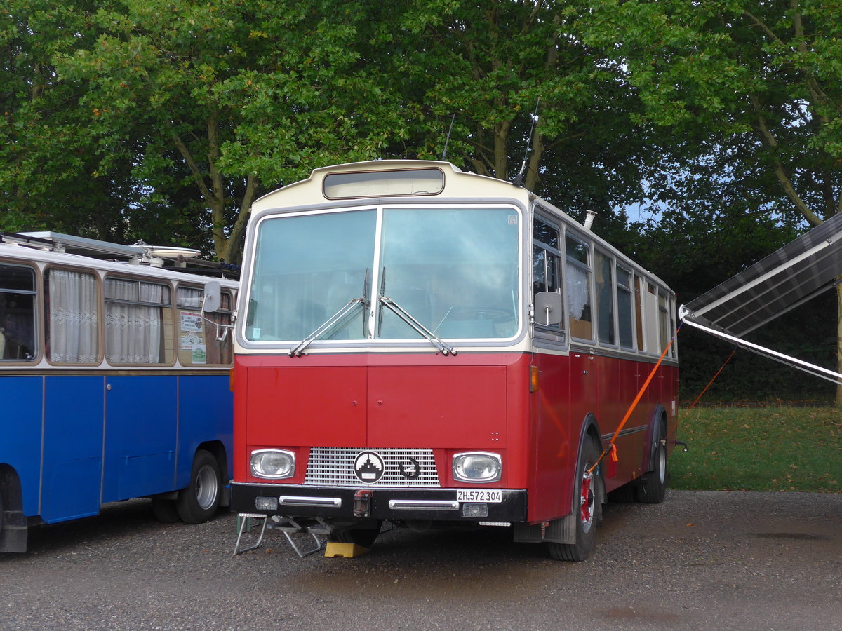 (195'872) - Niederer F., Langwiesen - ZH 572'304 - Saurer/T�scher (ex Sol�r+Fontana, Ilanz) am 17. August 2018 in Wettingen, Zirkuswiese