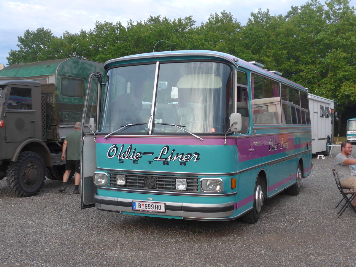 (195'908) - Aus Oesterreich: W�stner, Bezau - B 999 HO - Setra am 17. August 2018 in Wettingen, Zirkuswiese
