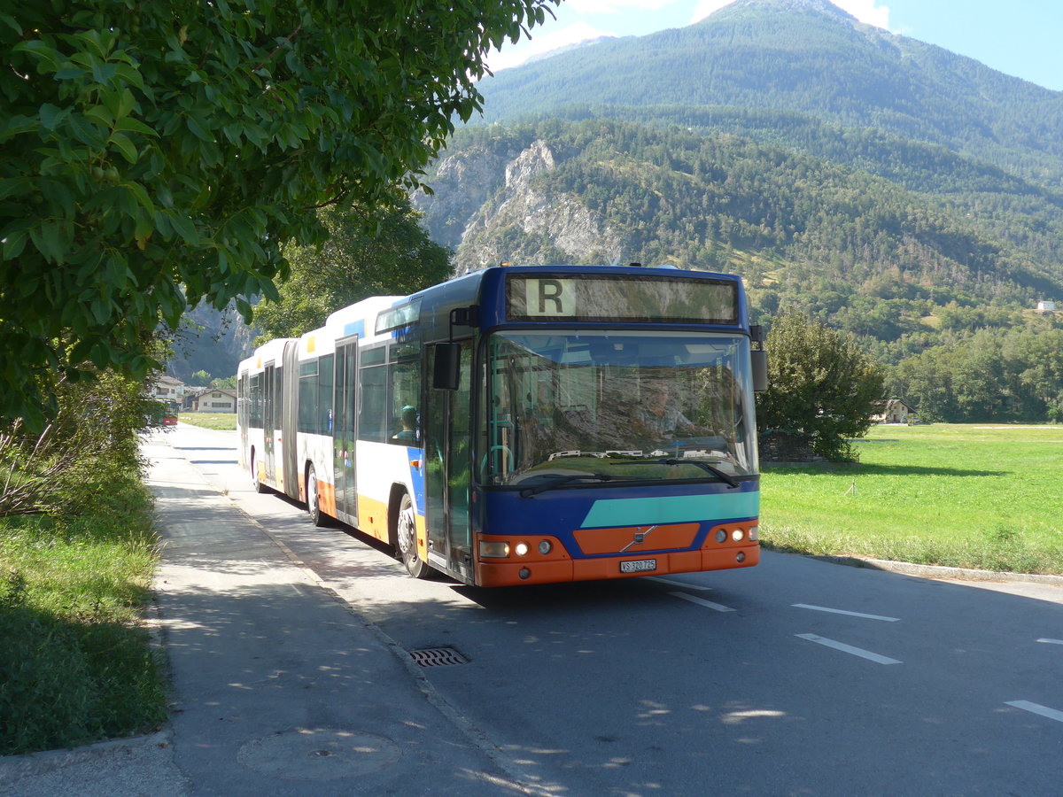 (196'002) - Ruffiner, Turtmann - VS 320'725 - Volvo (ex Globe-Limo, Gen�ve Nr. 354; ex TPG Gen�ve Nr. 354) am 19. August 2018 in Turtmann, Bahnhofstrasse