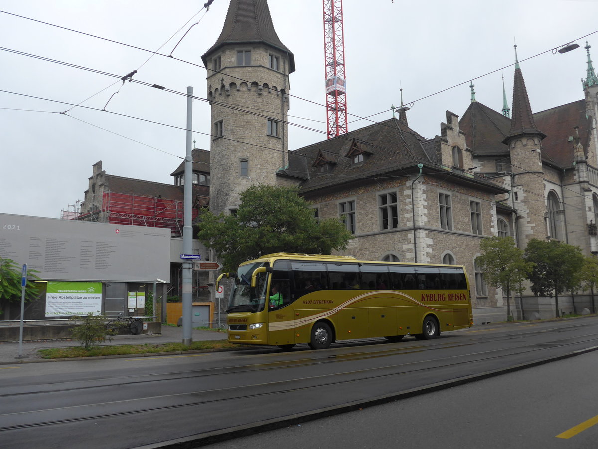 (196'249) - Kyburg Reisen, Effretikon - ZH 672'831 - Volvo am 1. September 2018 beim Bahnhof Z�rich