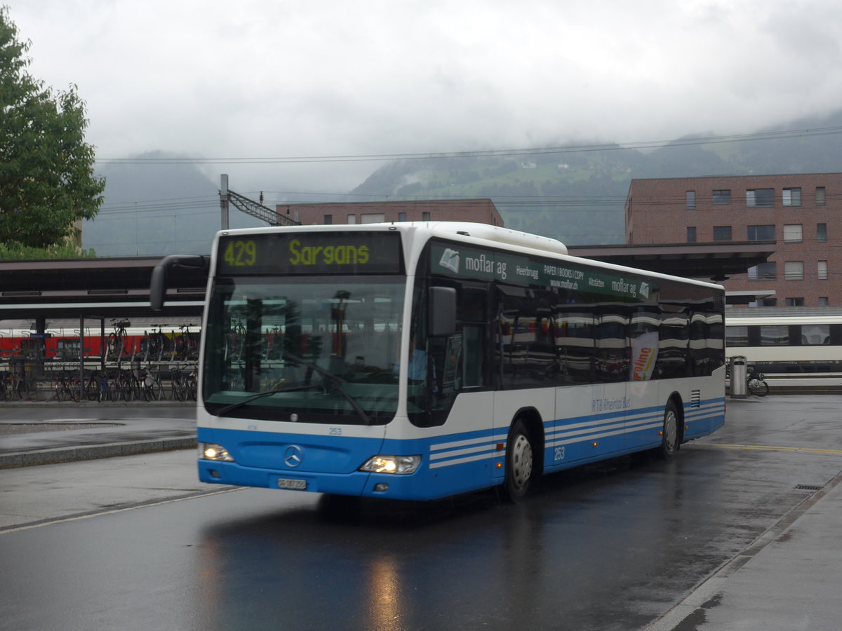 (196'341) - RTB Altst�tten - Nr. 253/SG 187'255 - Mercedes (ex WilMobil, Wil Nr. 253) am 1. September 2018 beim Bahnhof Sargans