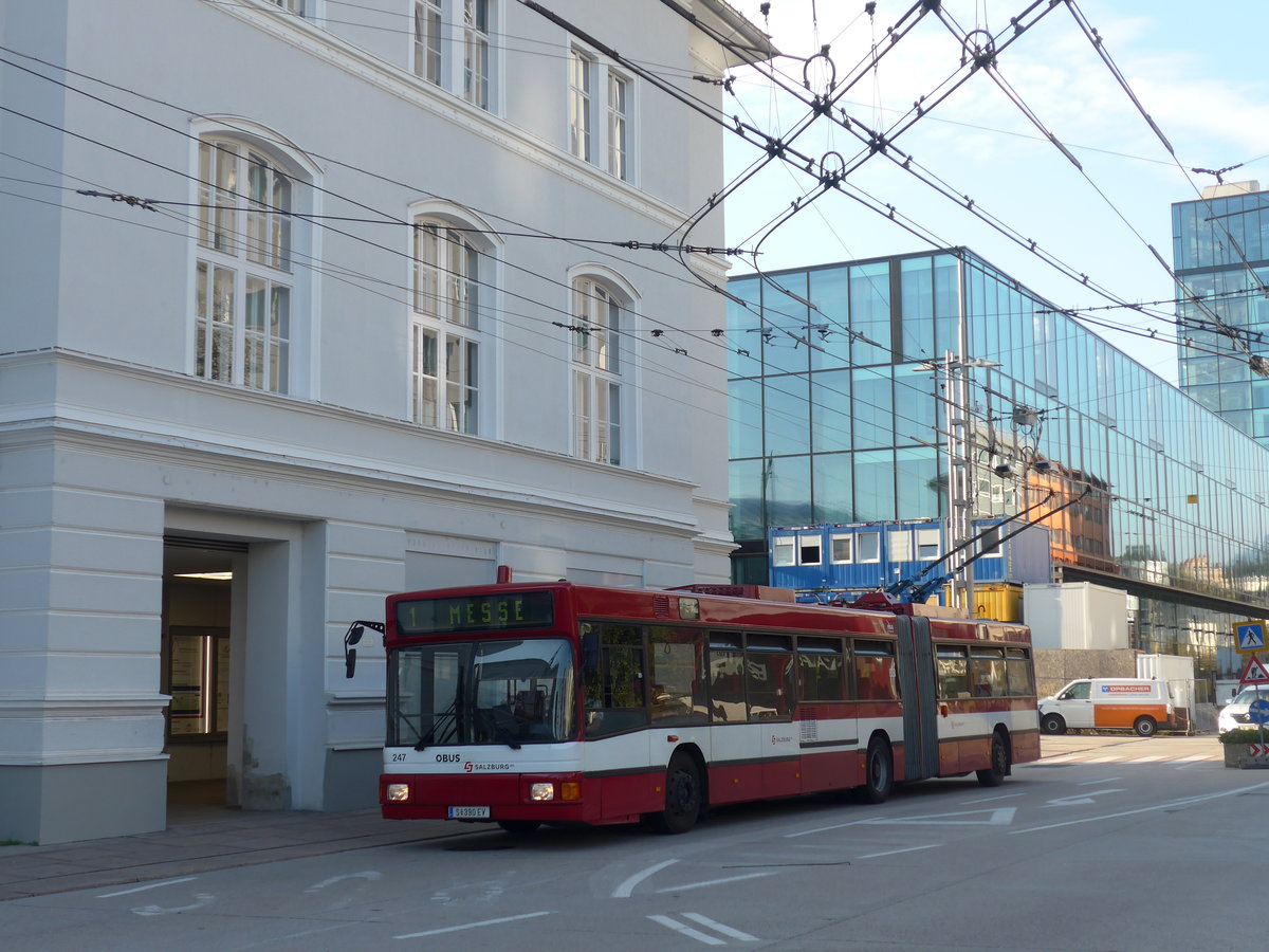 (197'041) - OBUS Salzburg - Nr. 247/S 390 EV - Gr�f&Stift Gelenktrolleybus (ex Nr. 9767) am 13. September 2018 beim Bahnhof Salzburg