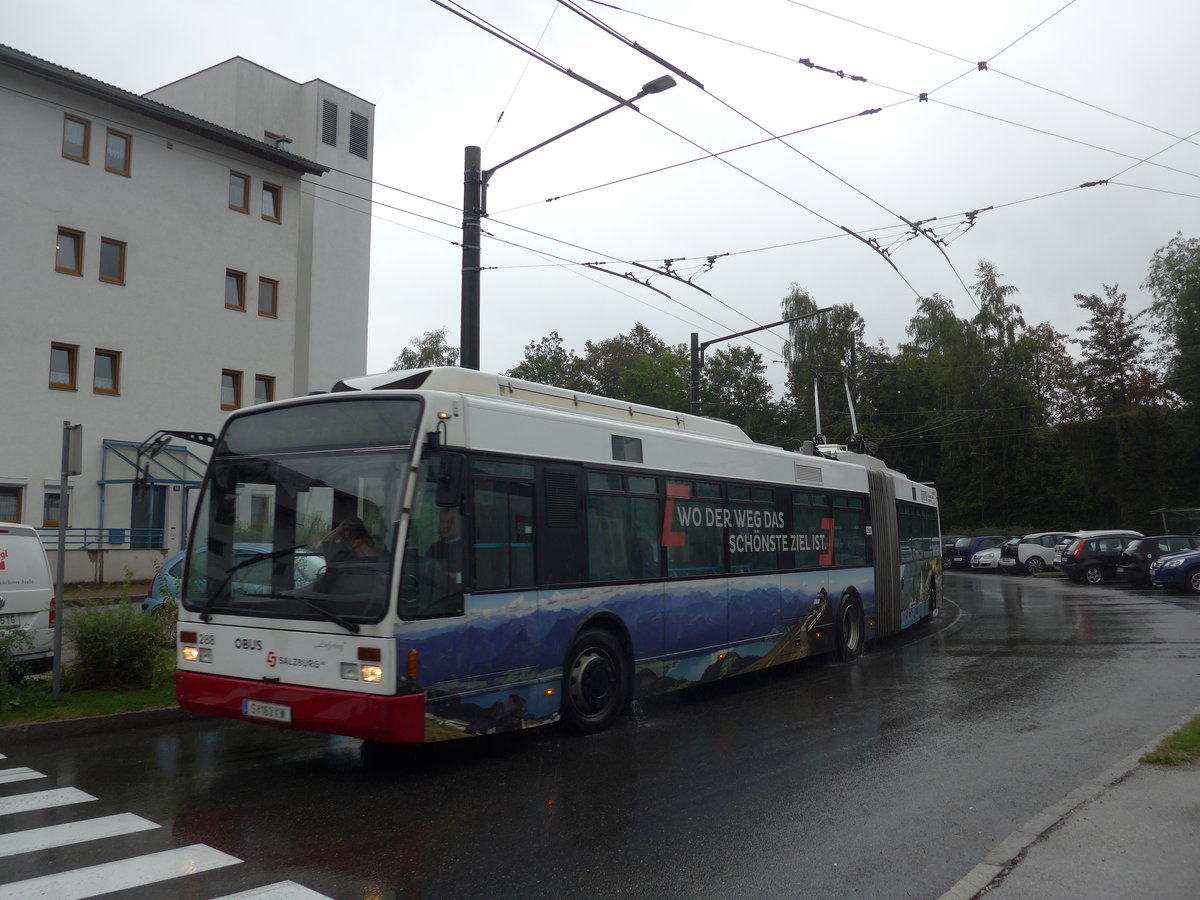 (197'415) - OBUS Salzburg - Nr. 288/S 163 KW - Van Hool Gelenktrolleybus am 14. September 2018 beim Bahnhof Salzburg S�d