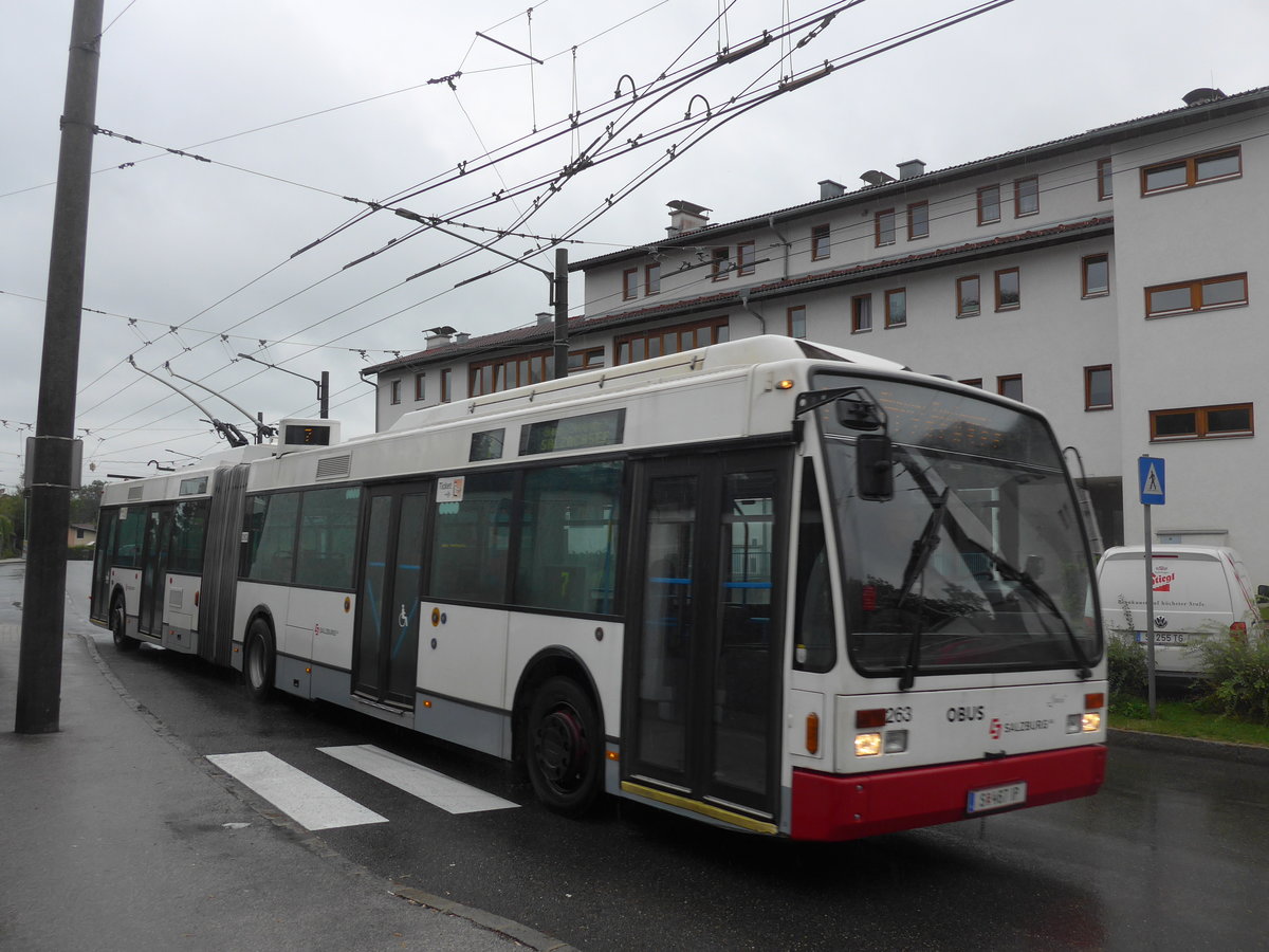 (197'437) - OBUS Salzburg - Nr. 263/S 467 IP - Van Hool Gelenktrolleybus (ex Nr. 0263) am 14. September 2018 beim Bahnhof Salzburg S�d