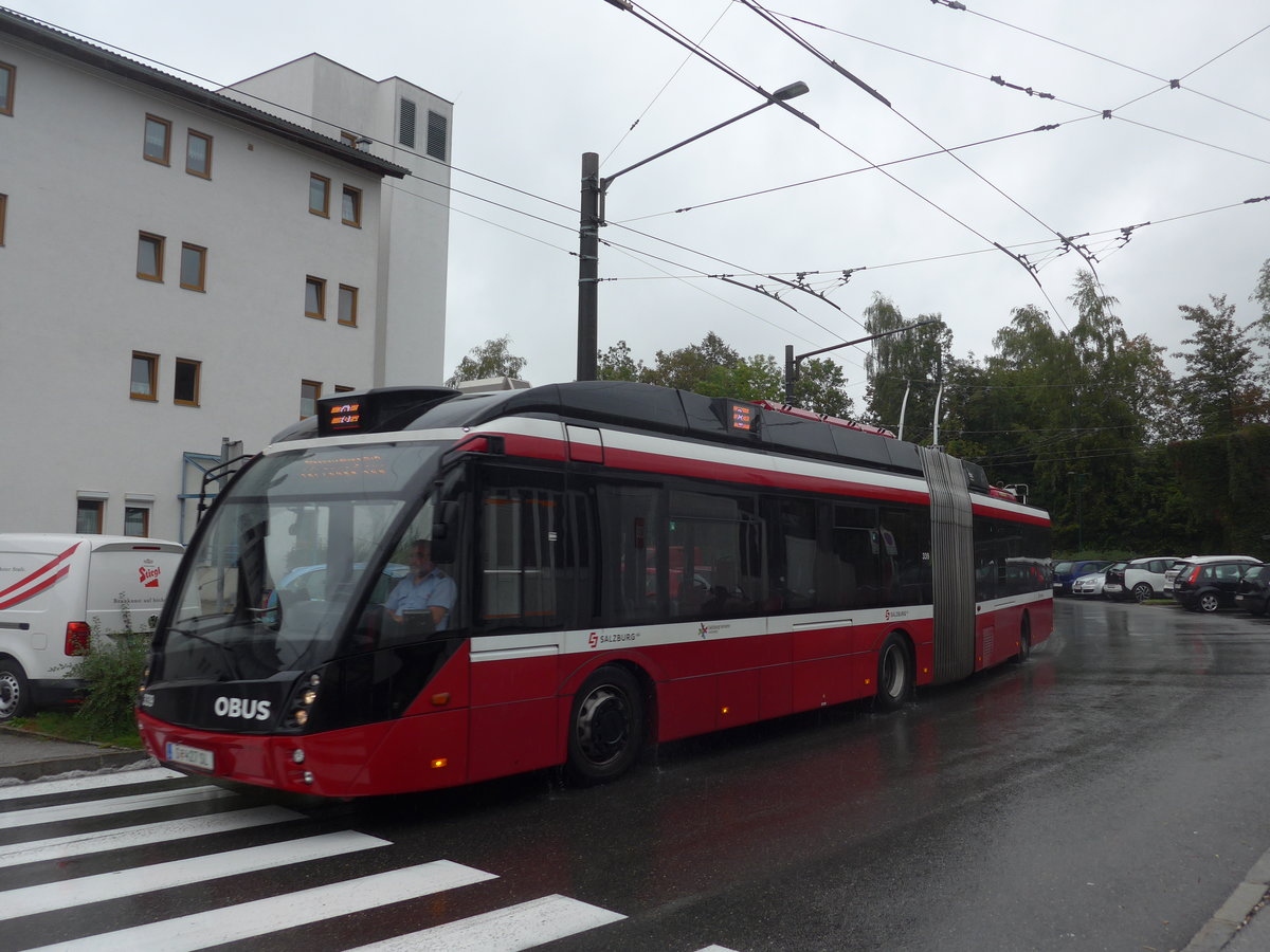 (197'440) - OBUS Salzburg - Nr. 339/S 427 SL - Solaris Gelenktrolleybus am 14. September 2018 beim Bahnhof Salzburg S�d