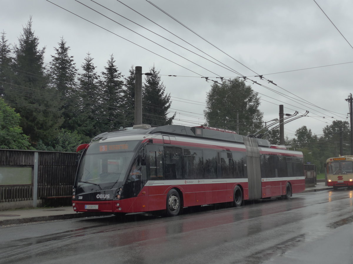 (197'448) - OBUS Salzburg - Nr. 330/S 981 PZ - Solaris Gelenktrolleybus am 14. September 2018 beim Bahnhof Salzburg S�d
