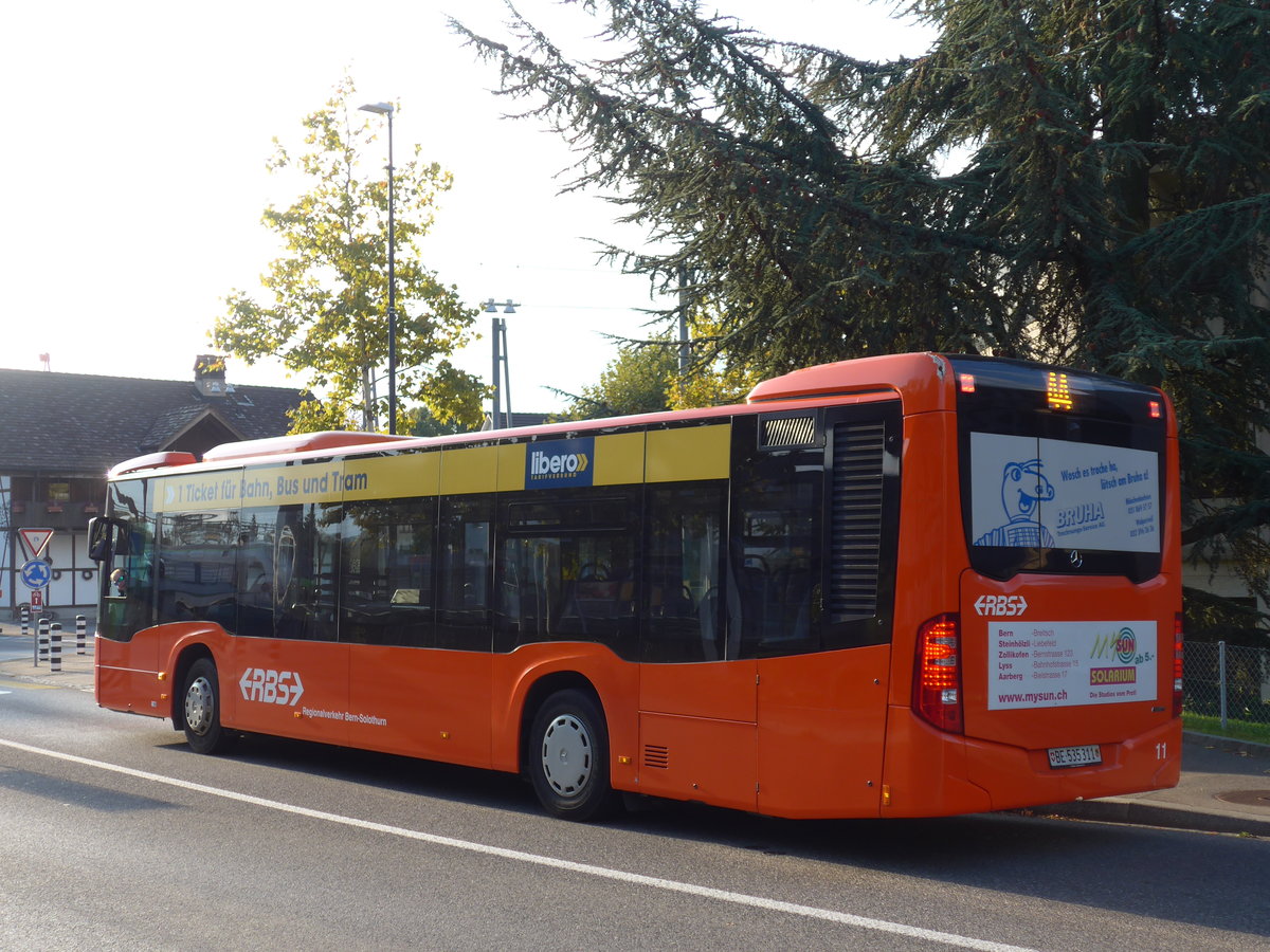 (198'084) - RBS Worblaufen - Nr. 11/BE 535'311 - Mercedes am 1. Oktober 2018 beim Bahnhof G�mligen