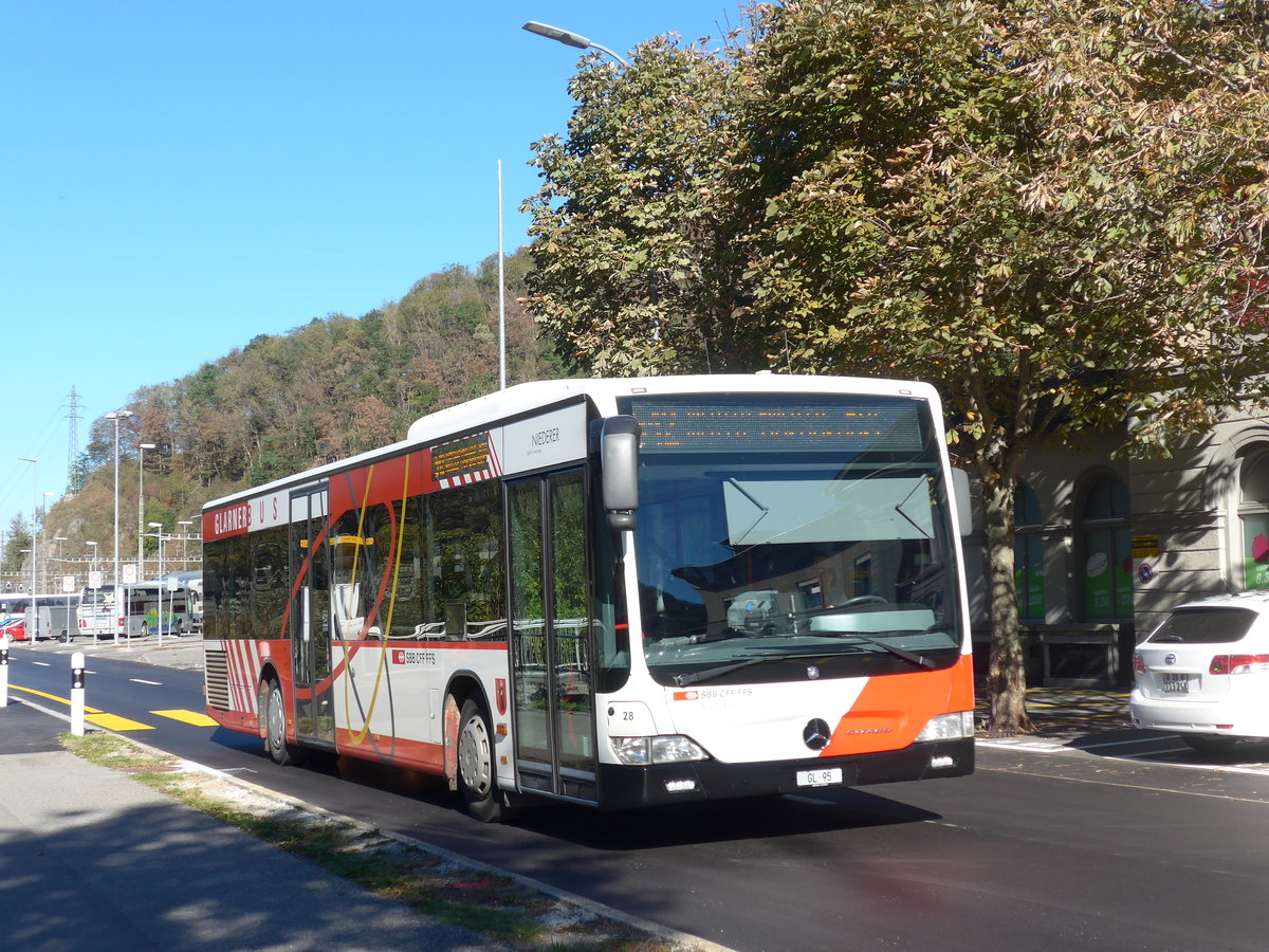 (198'233) - Niederer, Filzbach - Nr. 28/GL 95 - Mercedes am 13. Oktober 2018 beim Bahnhof Ziegelbr�cke