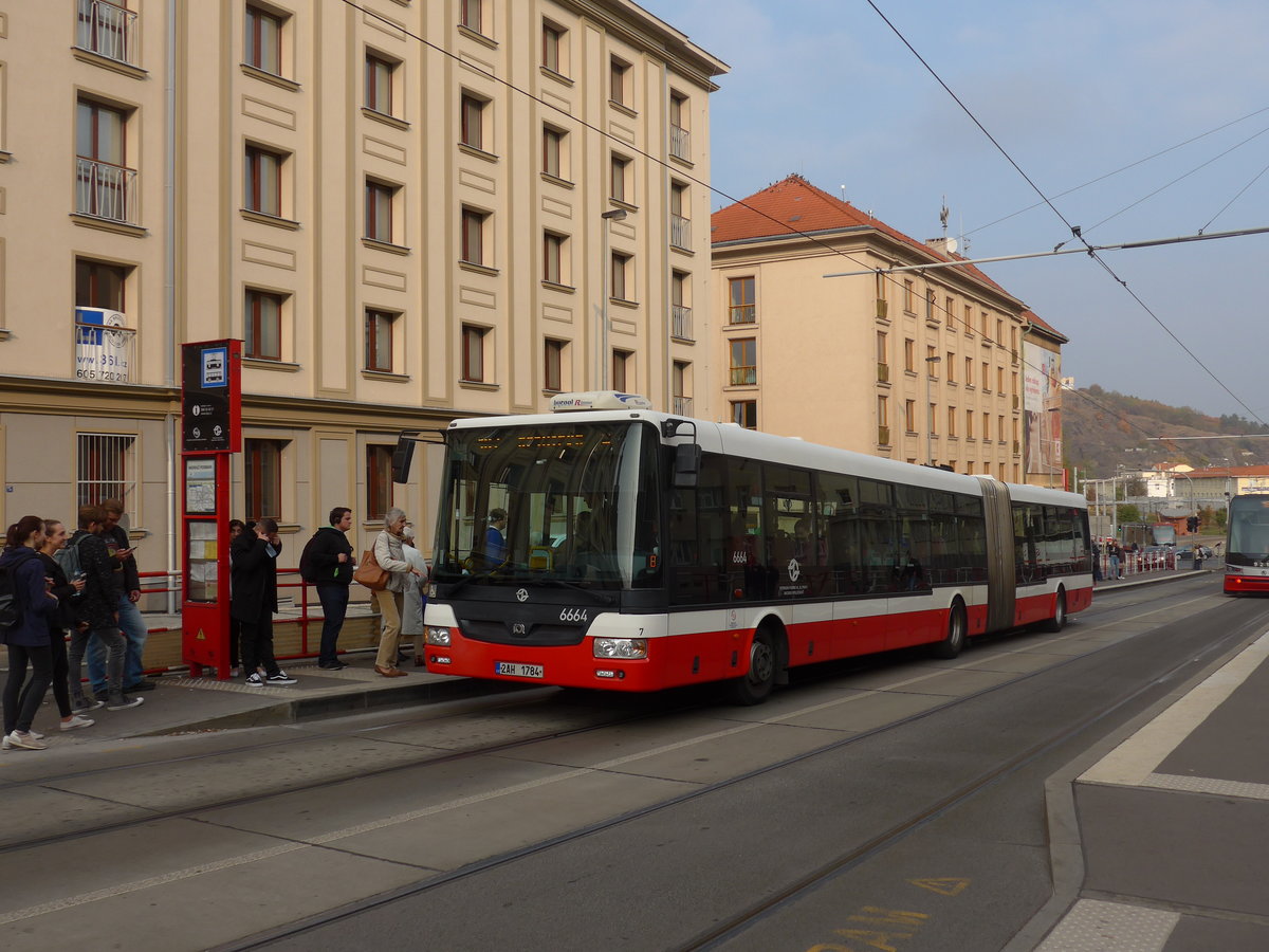 (198'512) - DPP Praha - Nr. 6664/2AH 1784 - SOR am 19. Oktober 2018 in Praha, N�draz� Podbaba