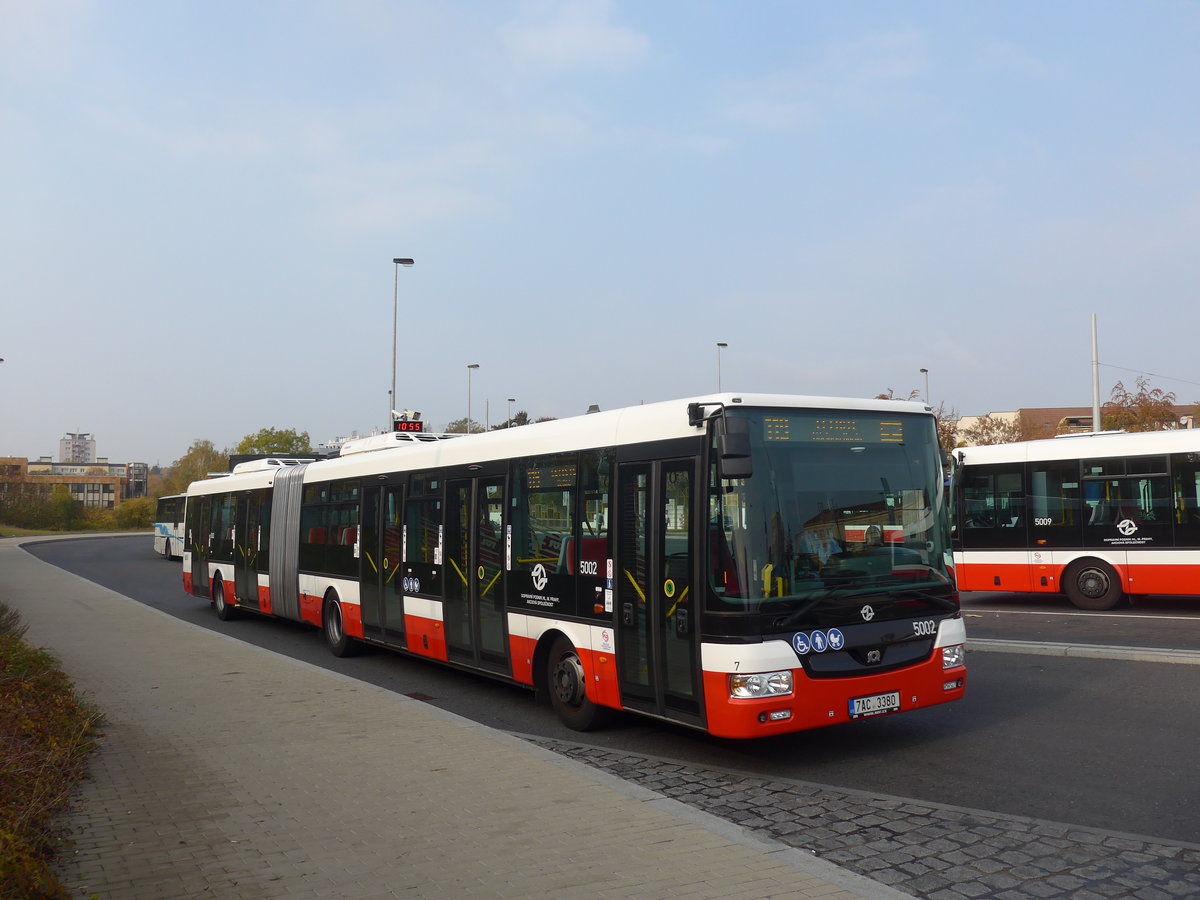 (198'536) - DPP Praha - Nr. 5002/7AC 3380 - SOR am 19. Okotober 2018 in Praha, N�draz� Veleslav�n