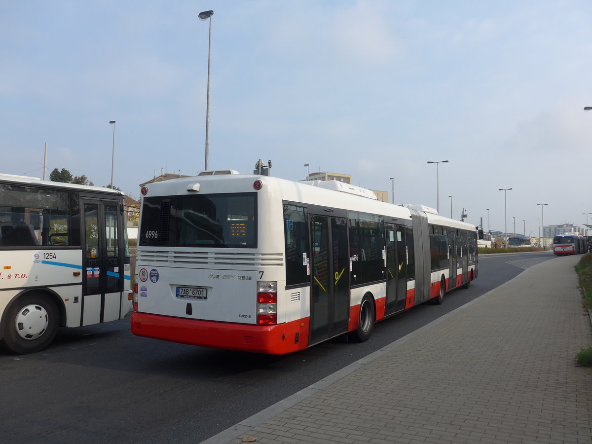 (198'544) - DPP Praha - Nr. 6996/7AB 6701 - SOR am 19. Oktober 2018 in Praha, N�draz� Veleslav�n