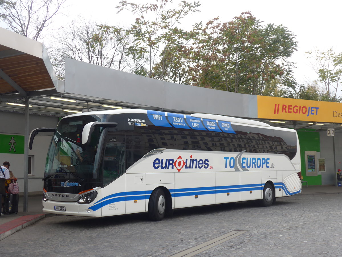 (198'606) - To Europe, Rudn� - 3SV 0242 - Setra am 19. Oktober 2018 in Praha, Florenc
