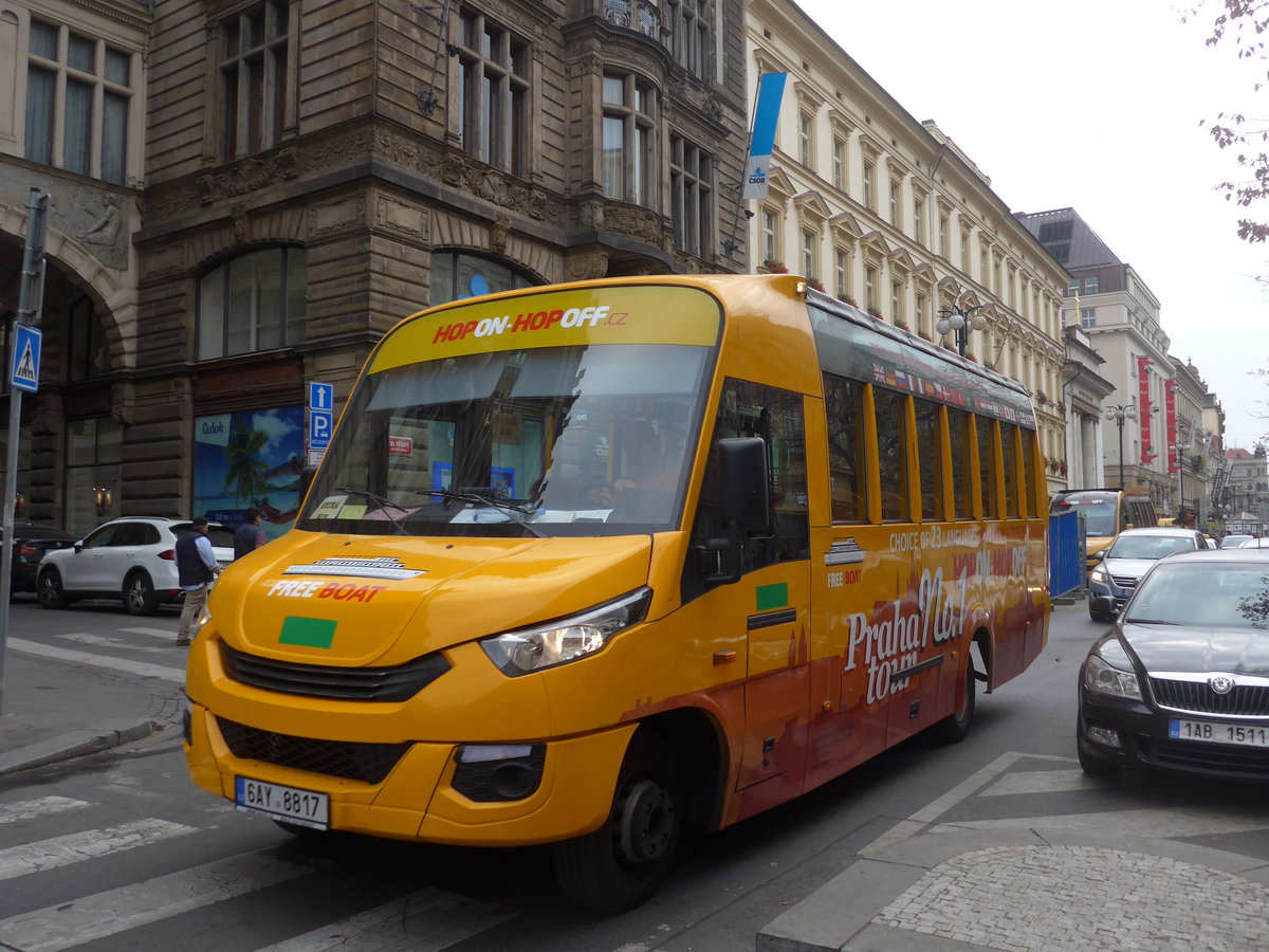 (198'643) - Premiant City Tour, Praha - 6AY 8817 - Iveco/MAVE am 19. Oktober 2018 in Praha, Na Pr�kope