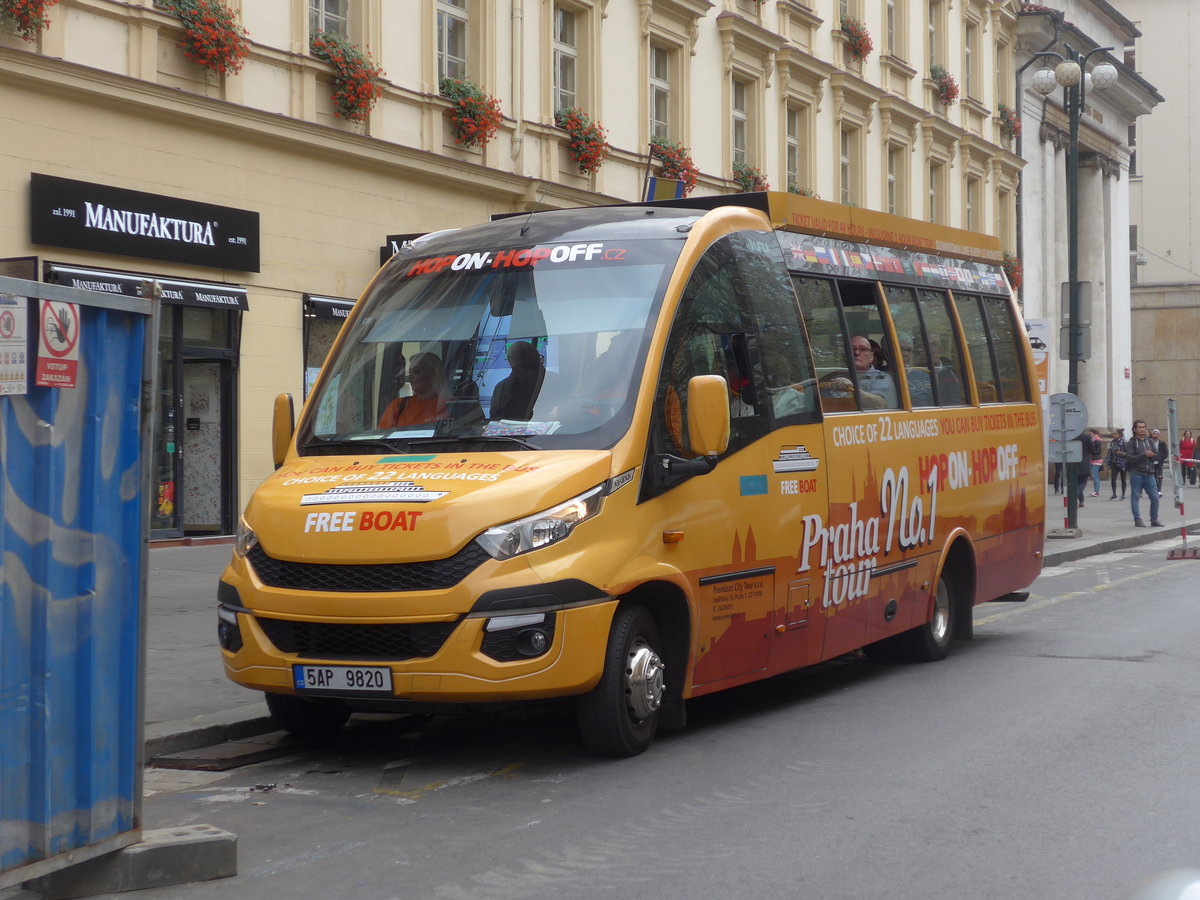 (198'644) - Premiant City Tour, Praha - 5AP 9820 - Iveco/UNVI am 19. Oktober 2018 in Praha, Na Pr�kope
