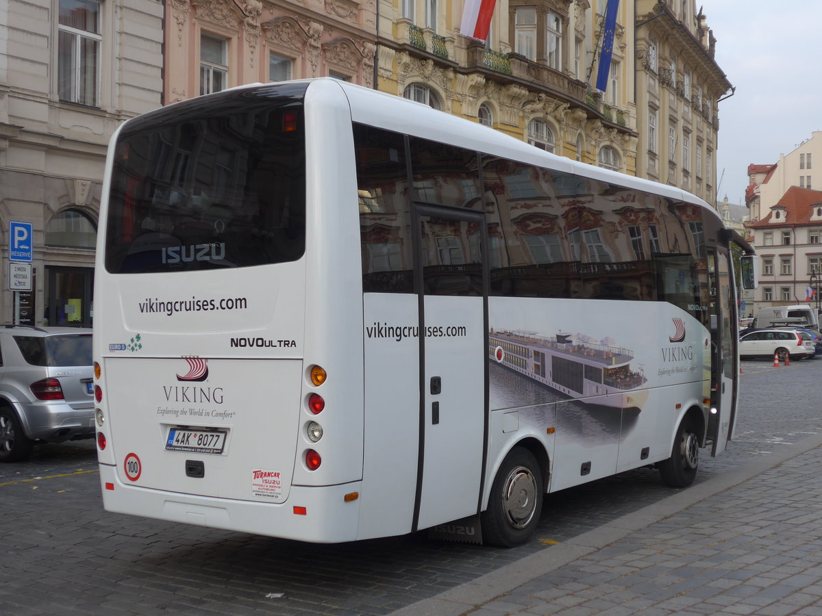 (198'741) - PCHD Transport, Praha - 4AK 8077 - Isuzu am 19. Oktober 2018 in Praha, Staromestsk� N�mest�