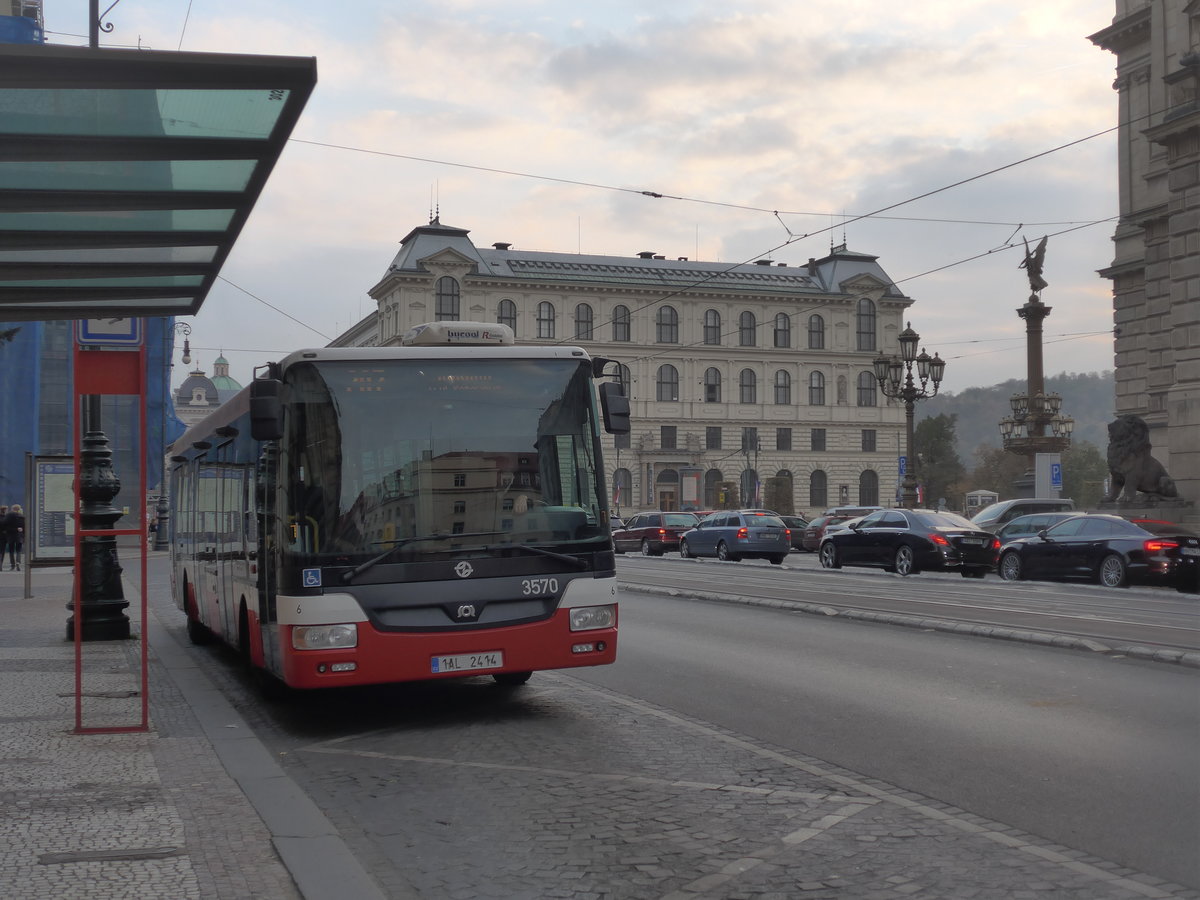 (198'761) - DPP Praha - Nr. 3570/1AL 2414 - SOR am 19. Oktober 2018 in Praha, Staromestsk�