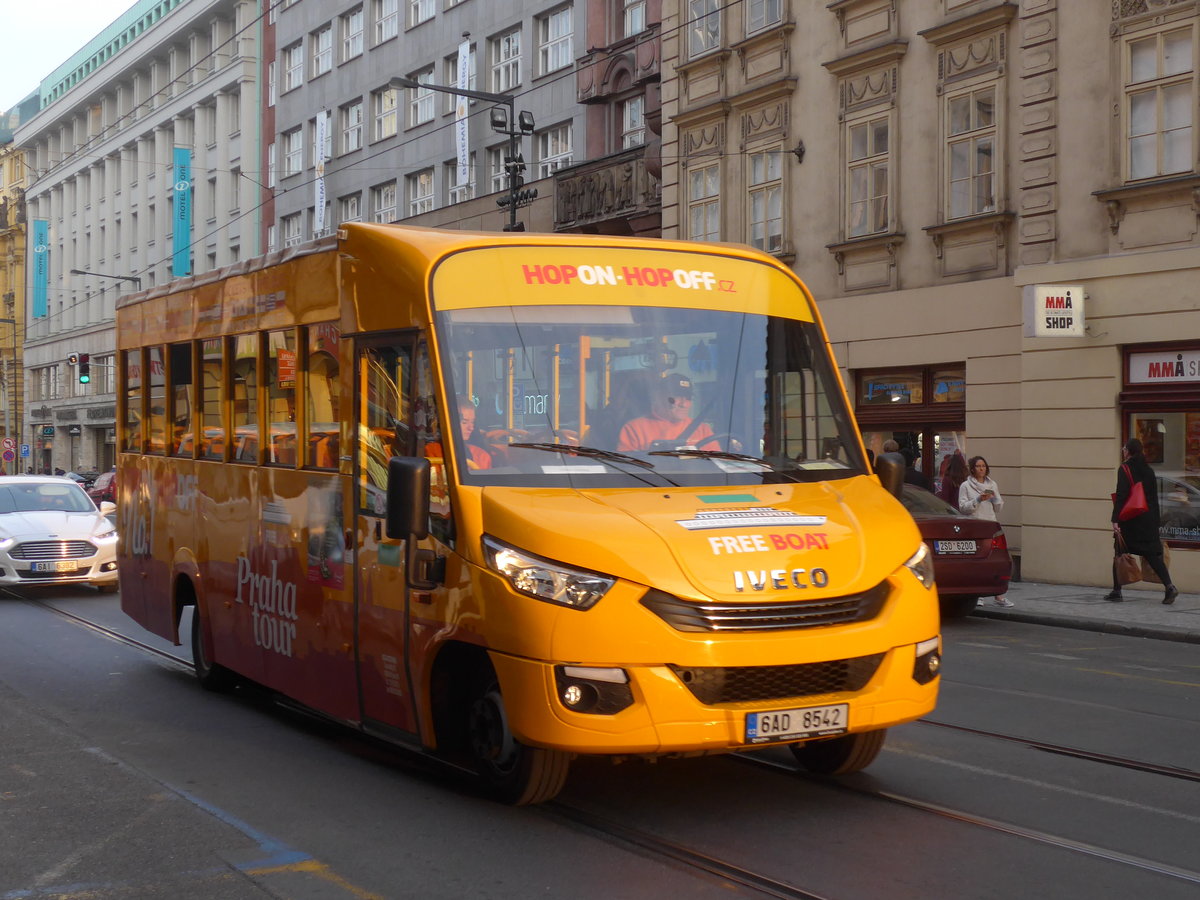 (198'907) - Data Autotrans, Praha - 6AD 8542 - Iveco/MAVE am 20. Oktober 2018 in Praha, N�mest� Republiky