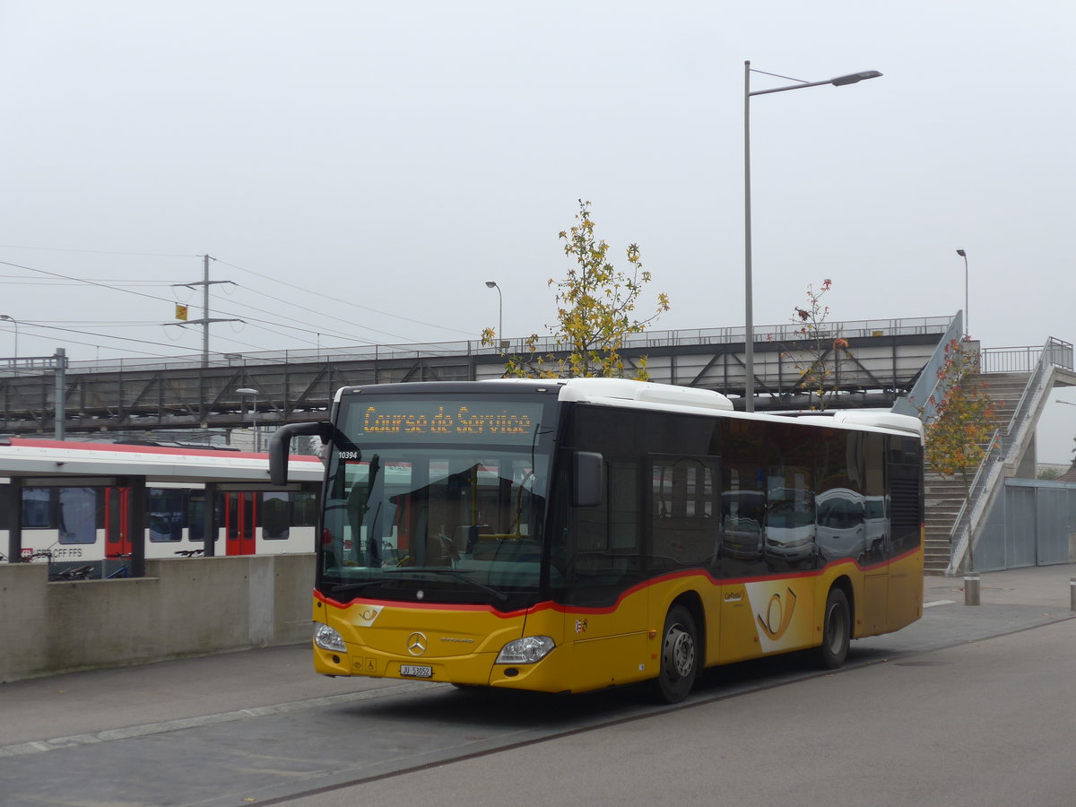 (199'193) - CarPostal Ouest - JU 53'052 - Mercedes (ex Nr. 7) am 4. November 2018 beim Bahnhof Del�mont