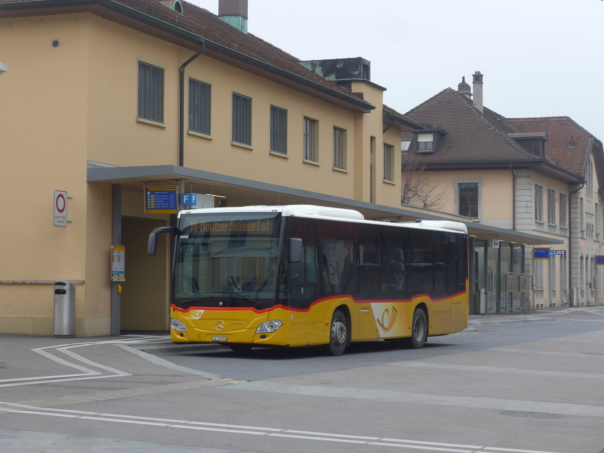 (199'258) - CarPostal Ouest - JU 39'789 - Mercedes am 4. November 2018 beim Bahnhof Del�mont