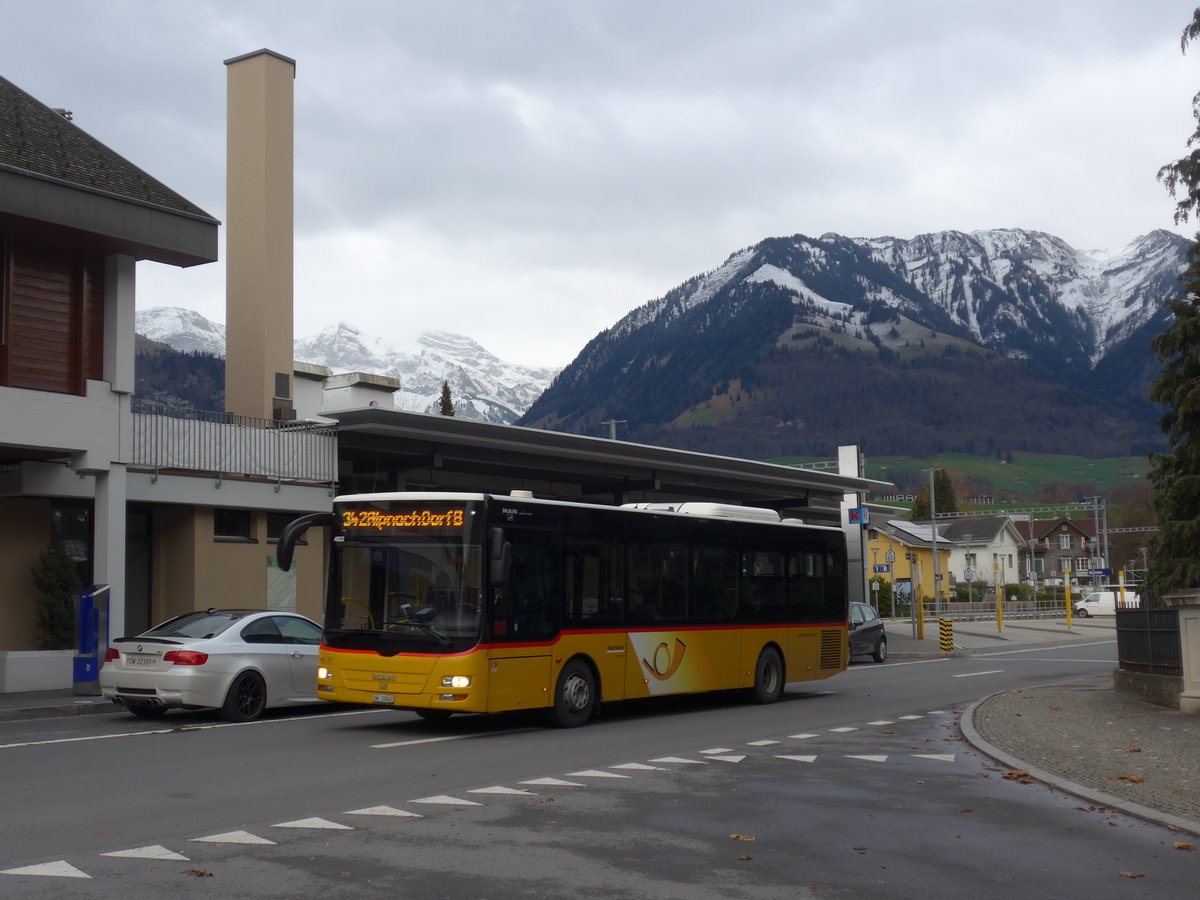 (199'845) - Dillier, Sarnen - Nr. 7/OW 10'040 - MAN/G�ppel am 8. Dezember 2018 beim Bahnhof Sarnen