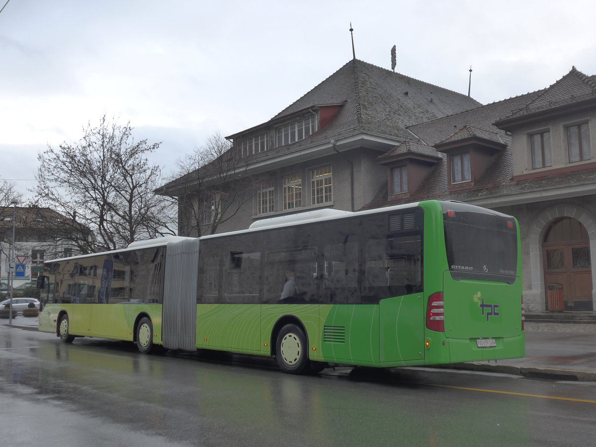 (200'040) - TPC Aigle - Nr. 305/VD 619'148 - Mercedes (ex H�rmann&S�hne, D-Hamburg) am 17. Dezember 2018 beim Bahnhof Villeneuve