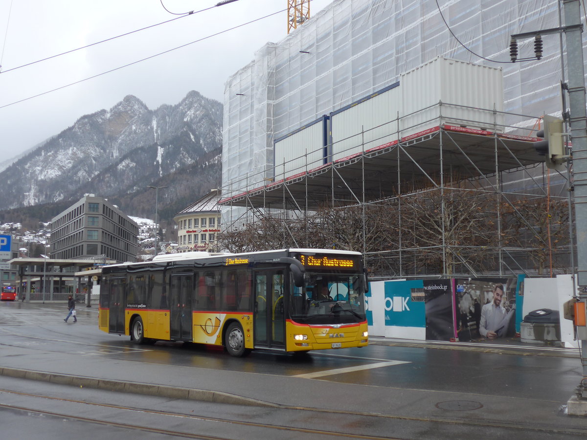 (200'620) - D�nser, Trimmis - GR 95'435 - MAN am 2. Januar 2019 beim Bahnhof Chur