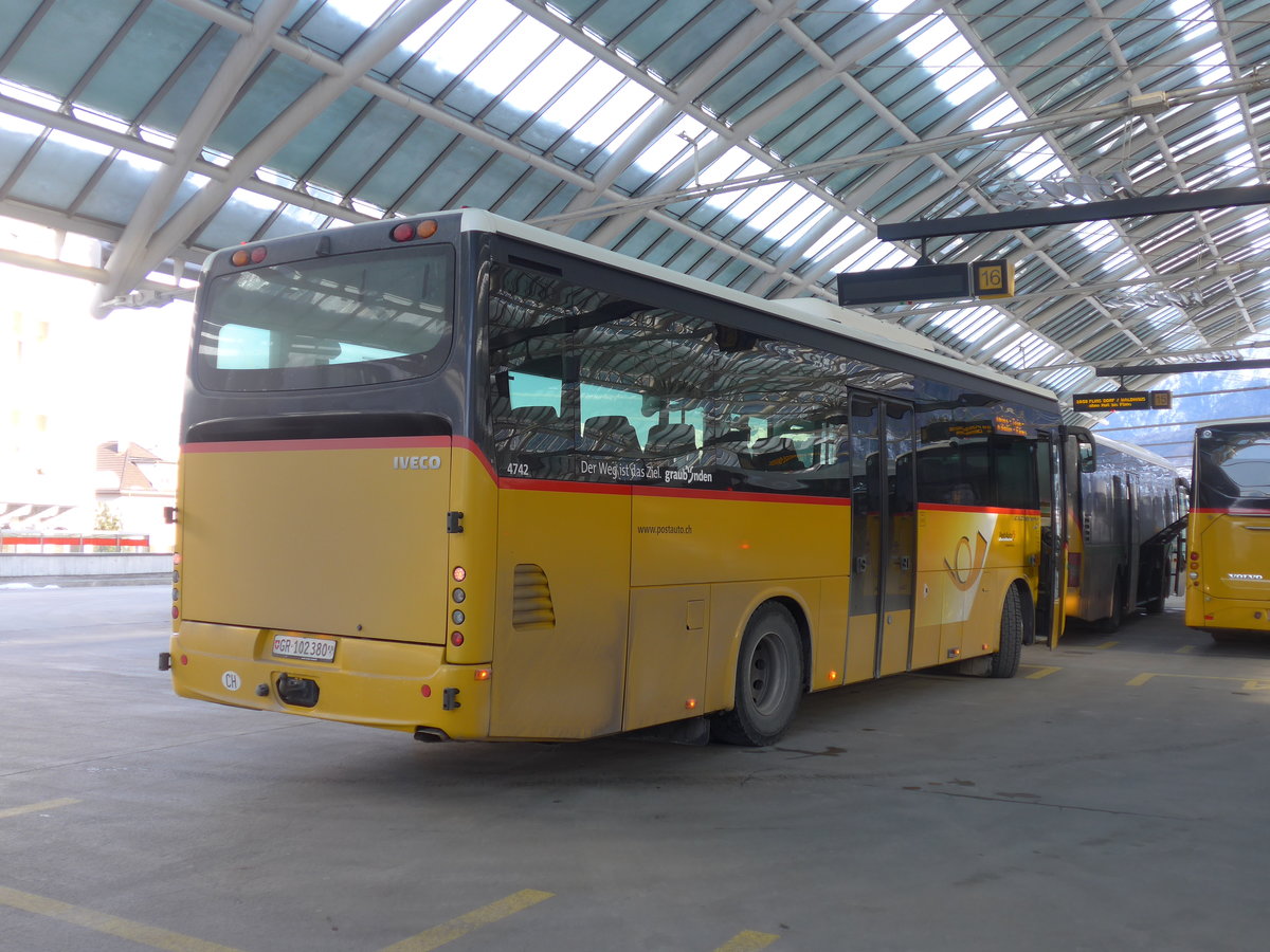 (201'253) - PostAuto Graub�nden - GR 102'380 - Irisbus am 19. Januar 2019 in Chur, Postautostation