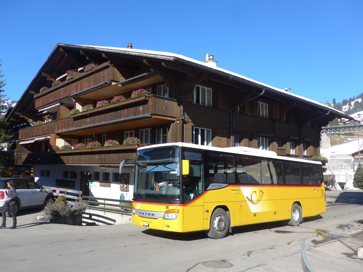 (201'694) - K�bli, Gstaad - Nr. 6/BE 107'055 - Setra am 17. Februar 2019 beim Bahnhof Gstaad