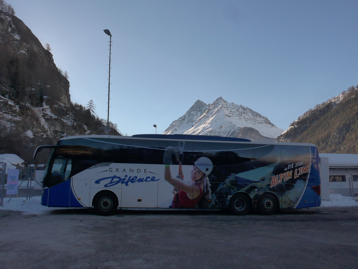(201'758) - Theytaz, Sion - VS 11'008 - Setra am 24. Februar 2019 in Evol�ne, Parkplatz