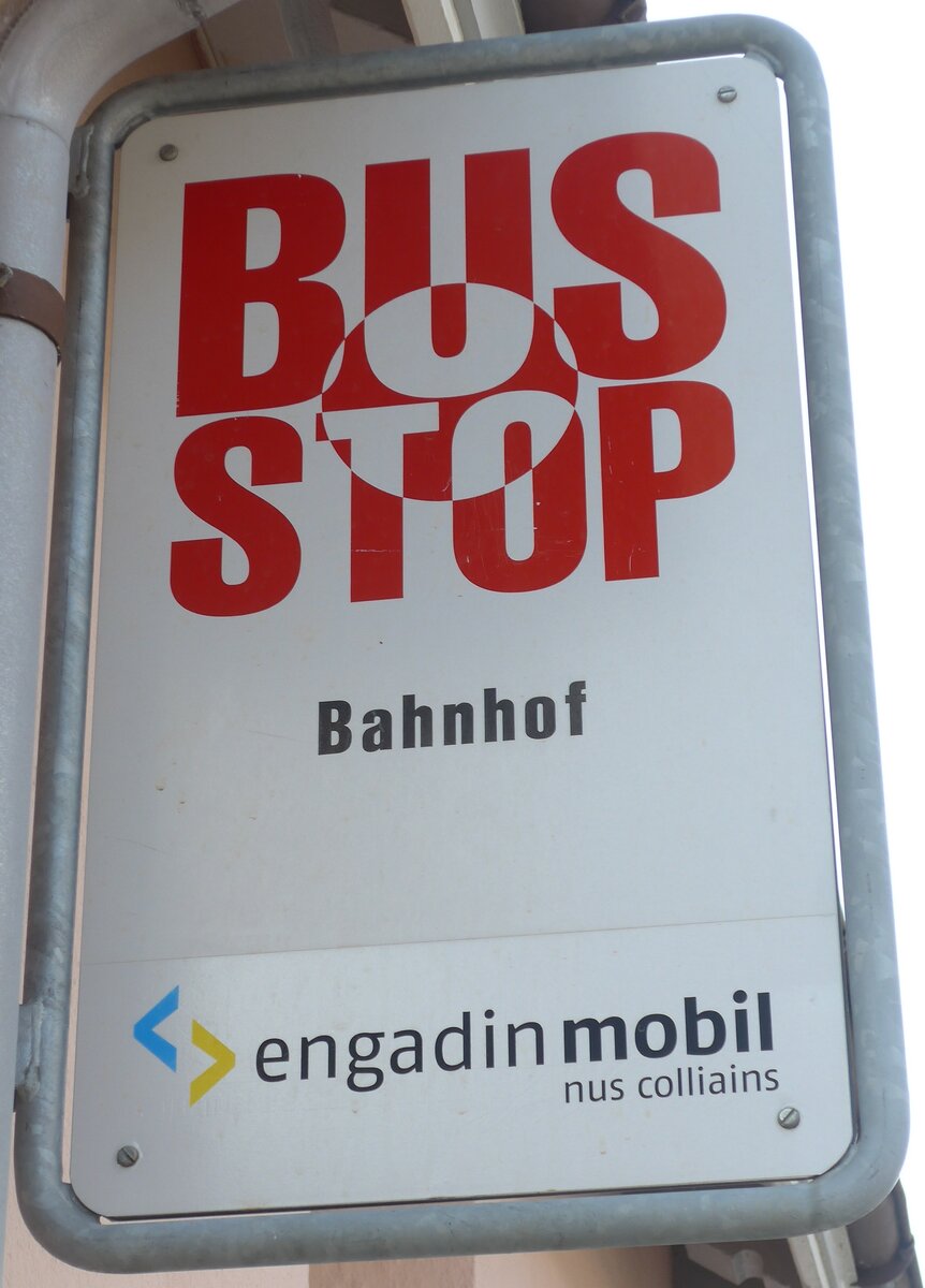(201'847) - engadin mobil-Haltestellenschild - Pontresina, Bahnhof - am 2. M�rz 2019