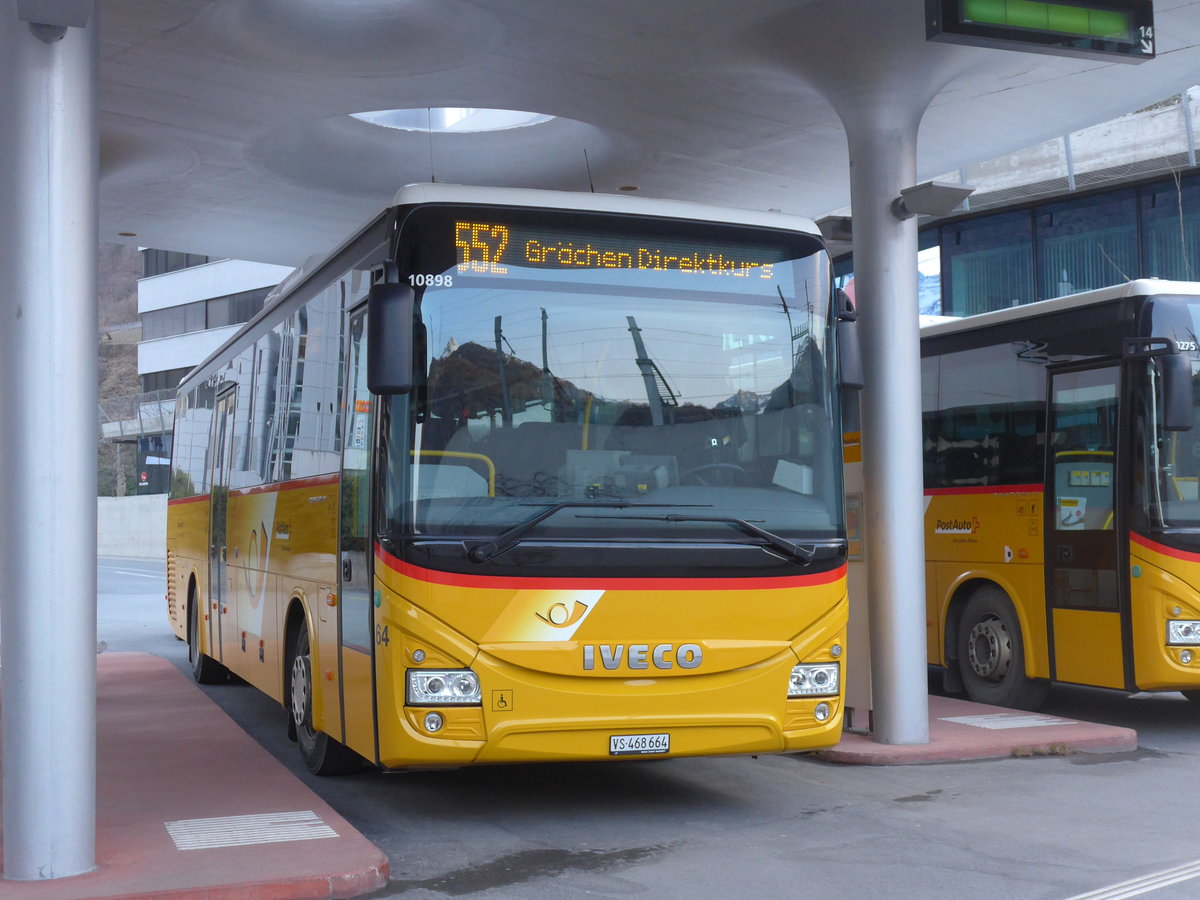 (201'917) - Zerzuben, Visp-Eyholz - Nr. 64/VS 468'664 - Iveco am 3. M�rz 2019 beim Bahnhof Visp