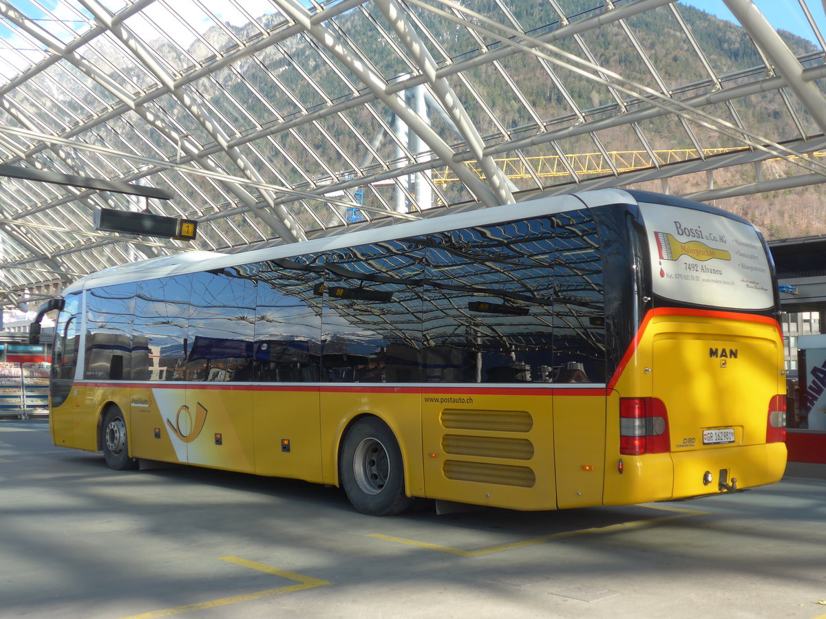 (202'136) - PostAuto Graub�nden - GR 162'981 - MAN am 10. M�rz 2019 in Chur, Postautostation