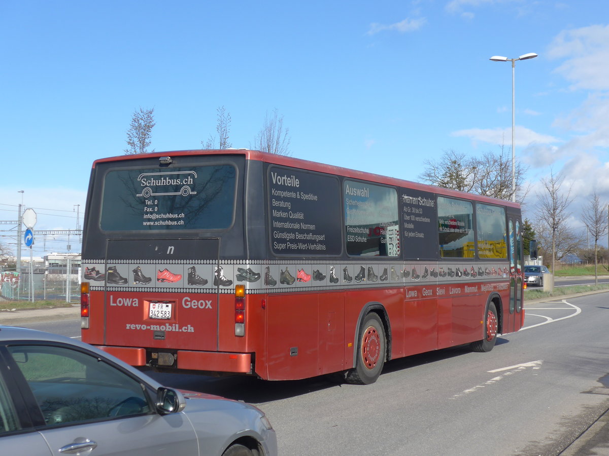 (202'307) - Schuhbus, Fahrwangen - FR 342'583 - NAW/Hess am 11. M�rz 2019 beim Bahnhof Meyrin