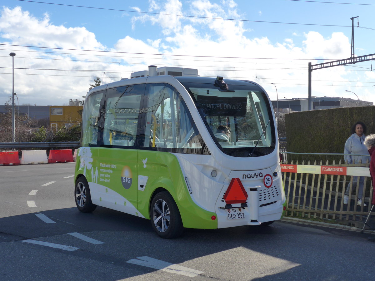 (202'309) - TPG Gen�ve - GE 960'252 - Navya am 11. M�rz 2019 beim Bahnhof Meyrin