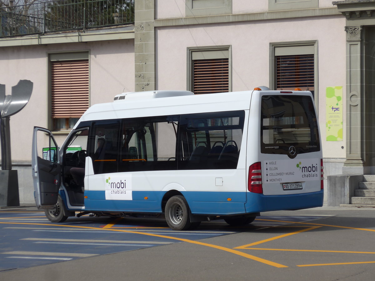 (202'451) - TPC Aigle - Nr. 607/VD 371'289 - Mercedes (ex Limmat Bus, Dietikon Nr. 28) am 17. M�rz 2019 beim Bahnhof Aigle