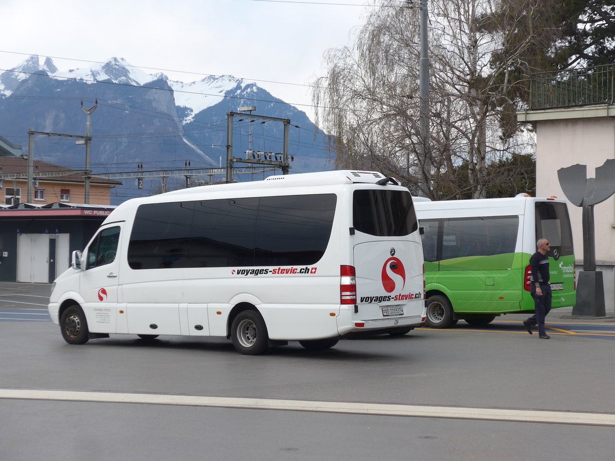 (202'457) - Stevic, Ecublens - VD 220'537 - Mercedes am 17. M�rz 2019 beim Bahnhof Aigle