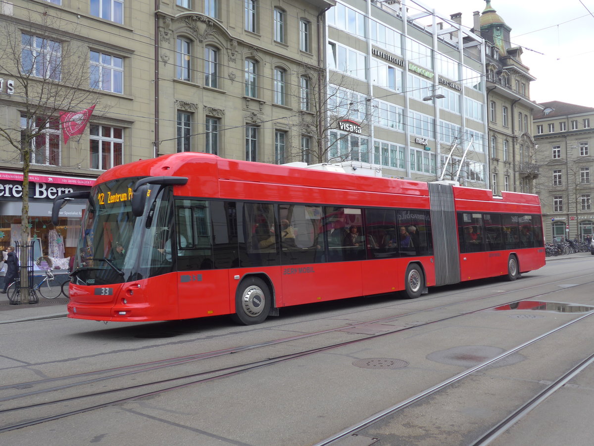 (202'502) - Bernmobil, Bern - Nr. 33 - Hess/Hess Gelenktrolleybus am 18. M�rz 2019 beim Bahnhof Bern