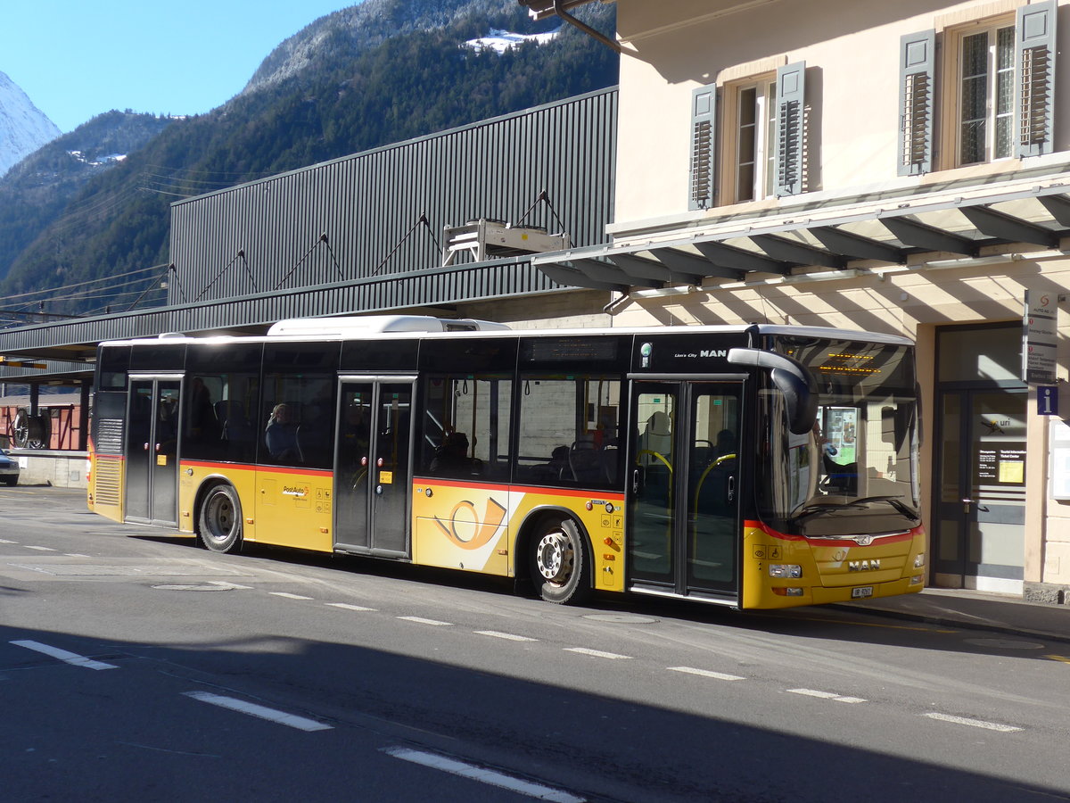 (202'517) - Mattli, Wassen - UR 9261 - MAN am 19. M�rz 2019 beim Bahnhof Erstfeld