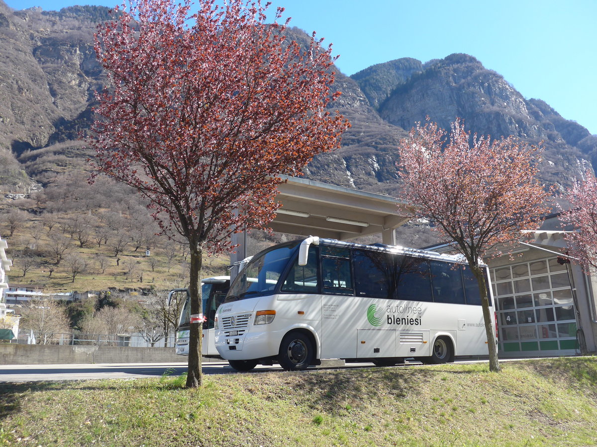 (202'571) - ABl Biasca - Nr. 17/TI 231'017 - Mercedes am 19. M�rz 2019 in Biasca, Garage