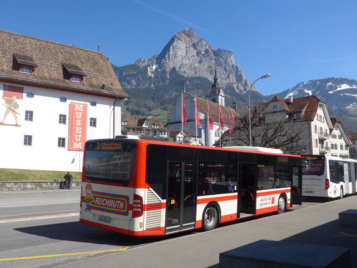 (202'845) - AAGS Schwyz - Nr. 11/SZ 5811 - Mercedes (ex Nr. 36) am 22. M�rz 2019 in Schwyz, Post