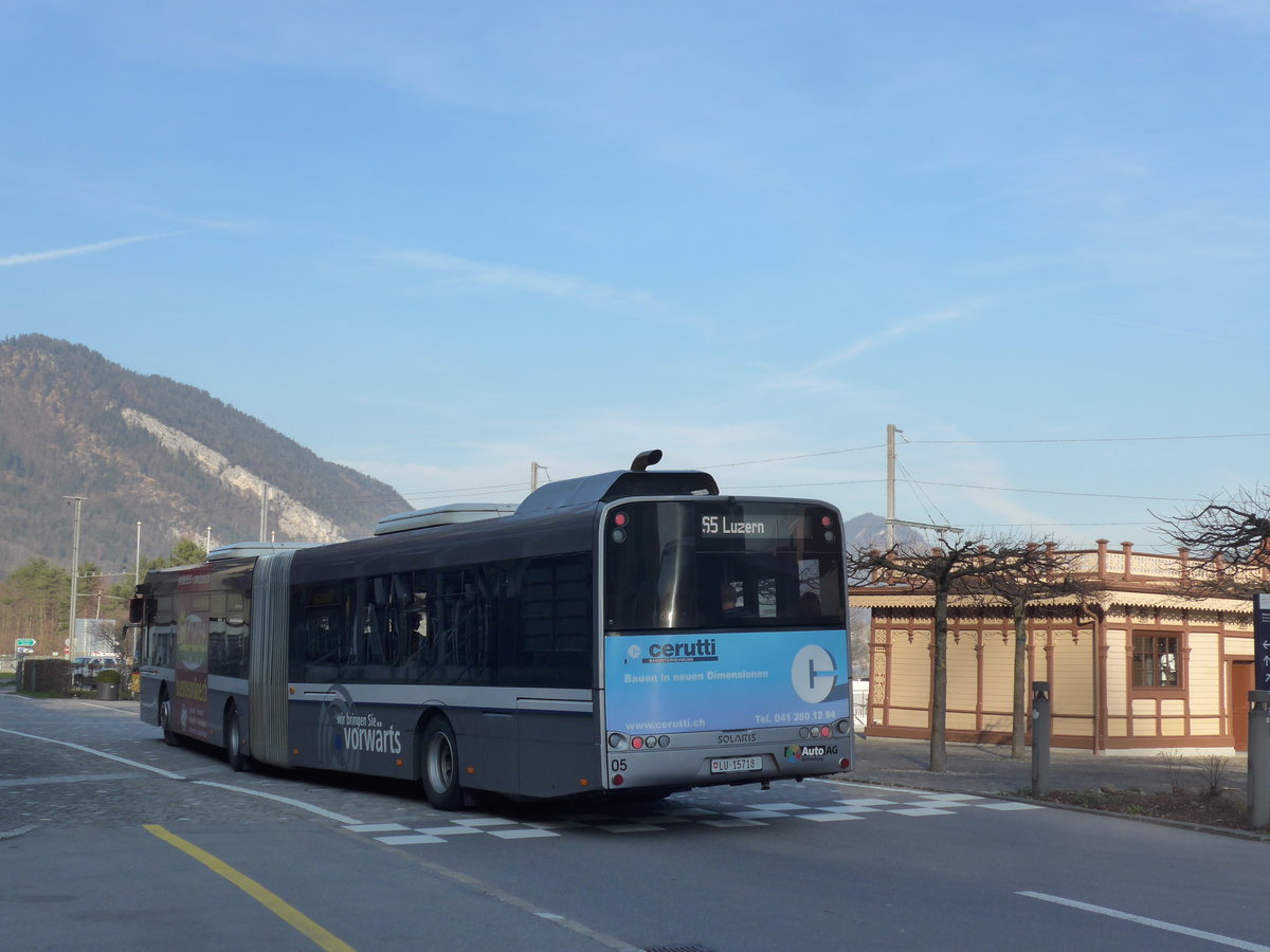 (202'897) - AAGR Rothenburg - Nr. 5/LU 15'718 - Solaris am 22. M�rz 2019 beim Bahnhof Alpnachstad
