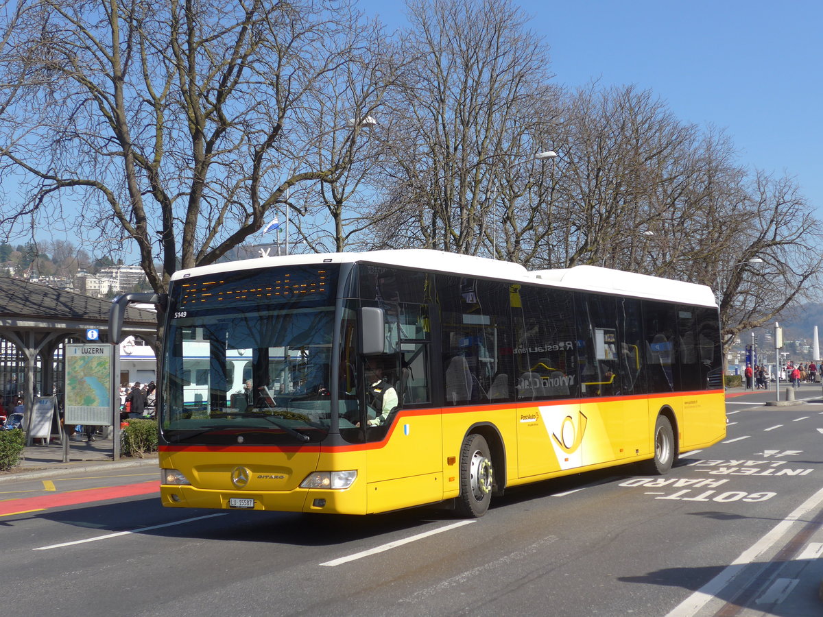 (202'977) - Bucheli, Kriens - Nr. 30/LU 15'587 - Mercedes am 23. M�rz 2019 beim Bahnhof Luzern