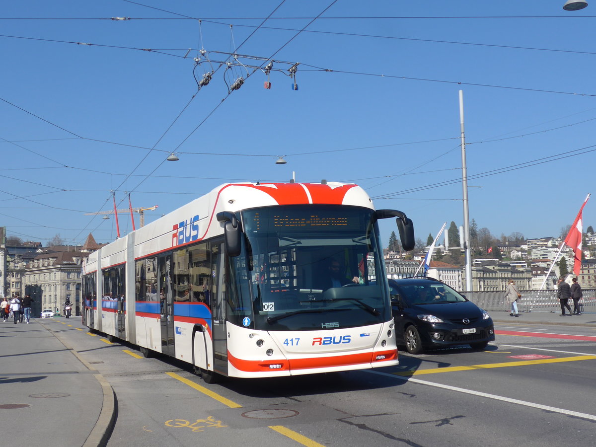 (203'019) - VBL Luzern - Nr. 417 - Hess/Hess Doppelgelenktrolleybus am 23. M�rz 2019 in Luzern, Bahnhofbr�cke