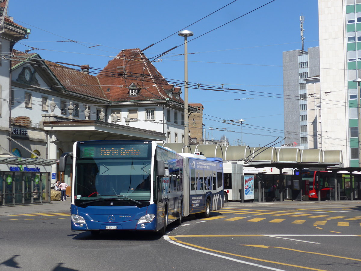(203'241) - TPF Fribourg - Nr. 560/FR 300'441 - Mercedes am 24. M�rz 2019 beim Bahnhof Fribourg